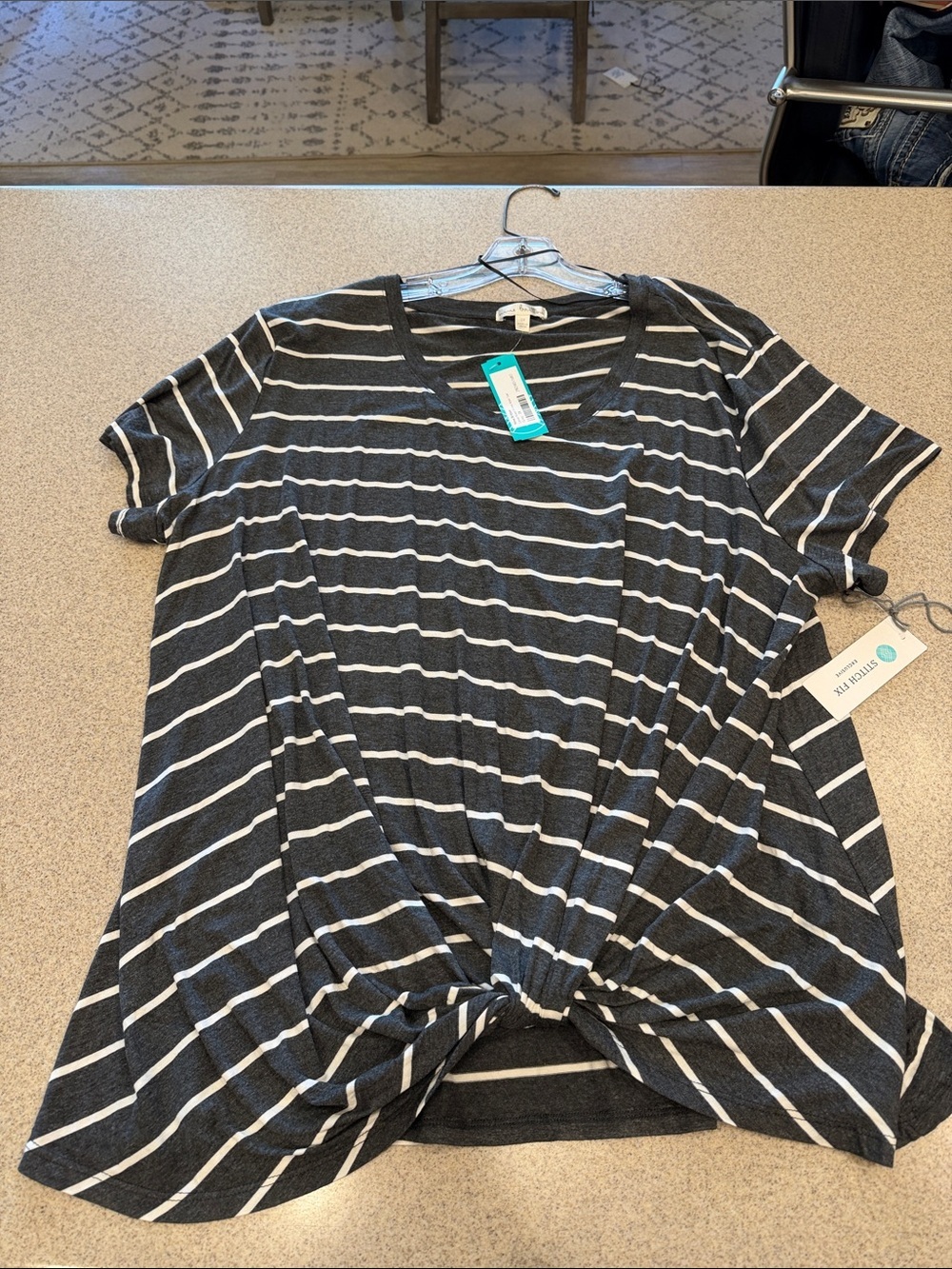 NWT Nine Britton Womenβs Blck & Wht Stripe V-Neck Knot Front Top womenβs plus 3X